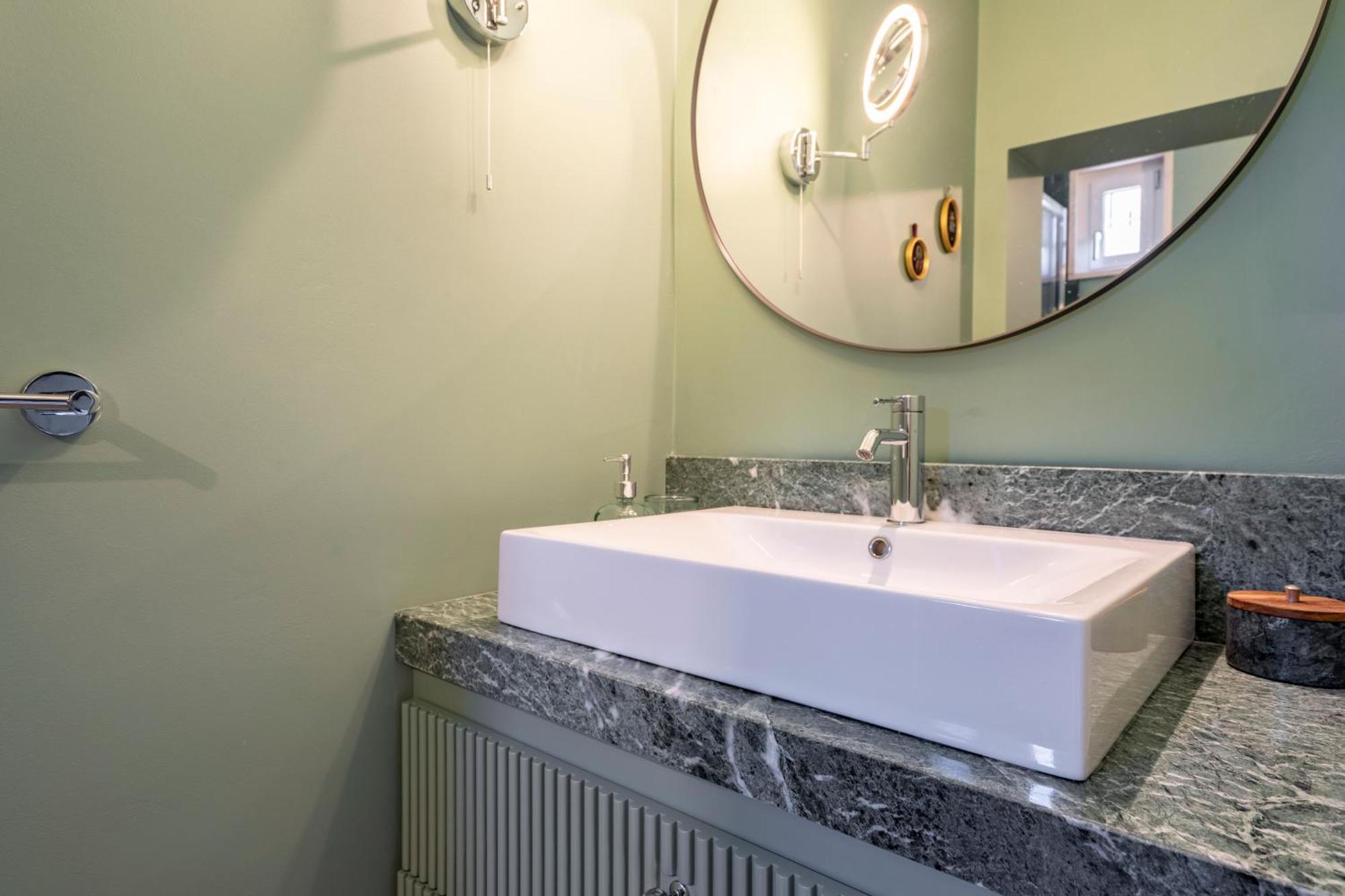 Luxury Stay Experience In Бари Екстериор снимка